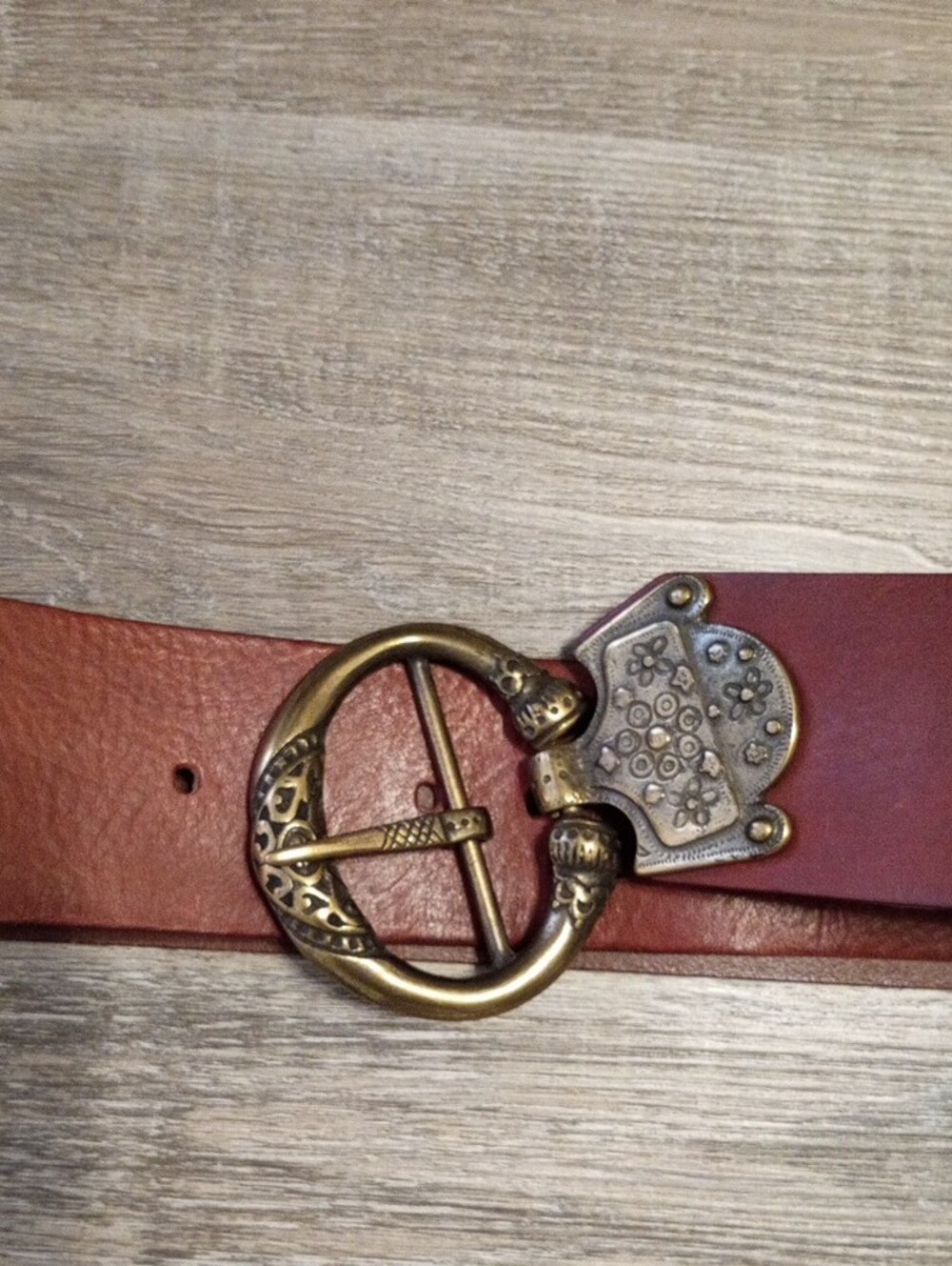 Women’s Brown Leather Belt with Decorative Brass Buckle - Picture 2 of 3